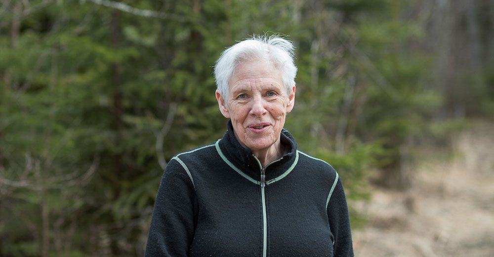 Berit Henriksson i sin älskade skog, här mår hon bäst.