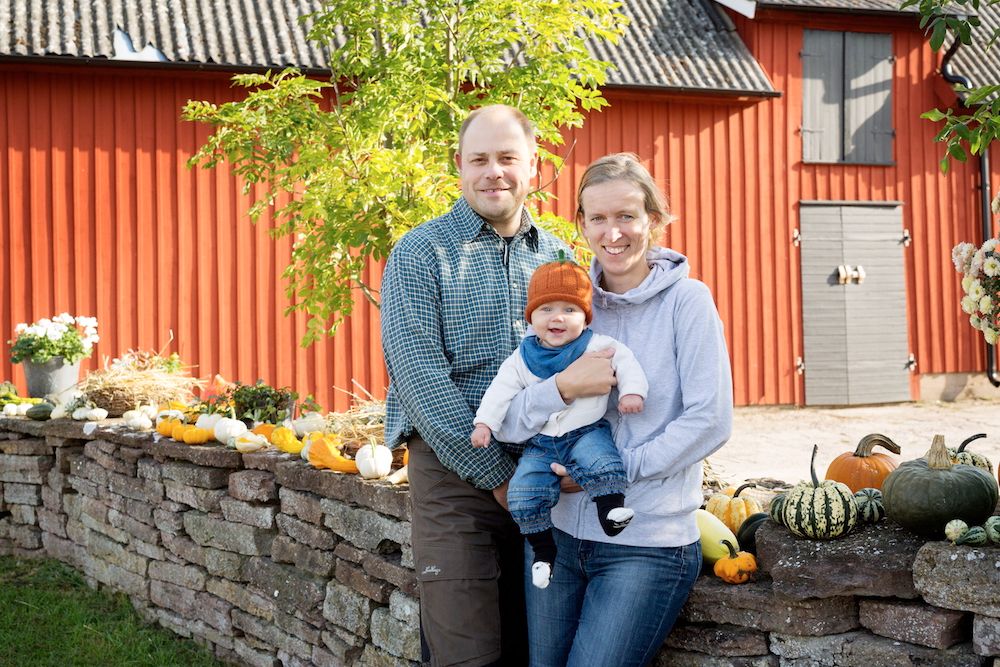 Jonas Eriksson med sin sambo Linn Johansson och deras dotter Ida.