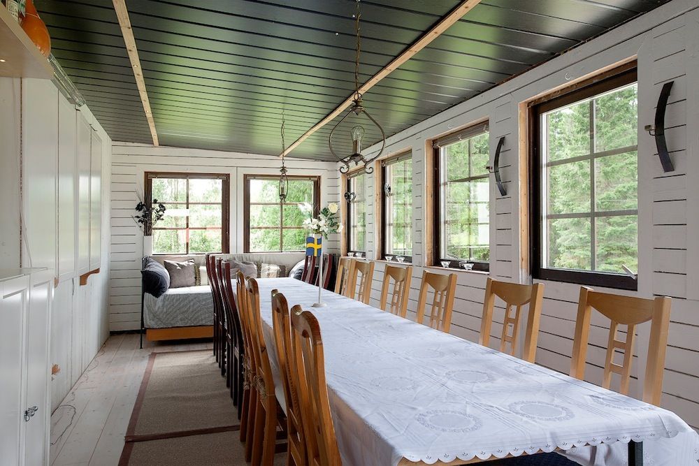 Vackert festrum inrett med återbrukat och skänkt. Foto: Hans Wessberg, Rebecka Johansson