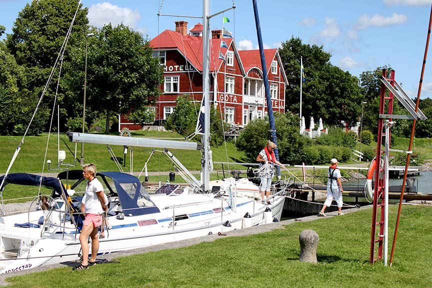 BÅTSEMESTER. ”Skilsmässodiket” kallas Göta kanal ibland på grund av de känslor som slussande kan väcka.Foto: Gotakanal.com