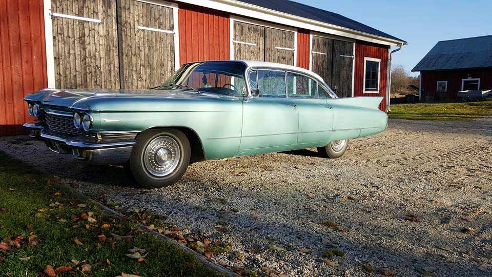 En fin Cadillac deville från 1960 har Emilie Trygg.