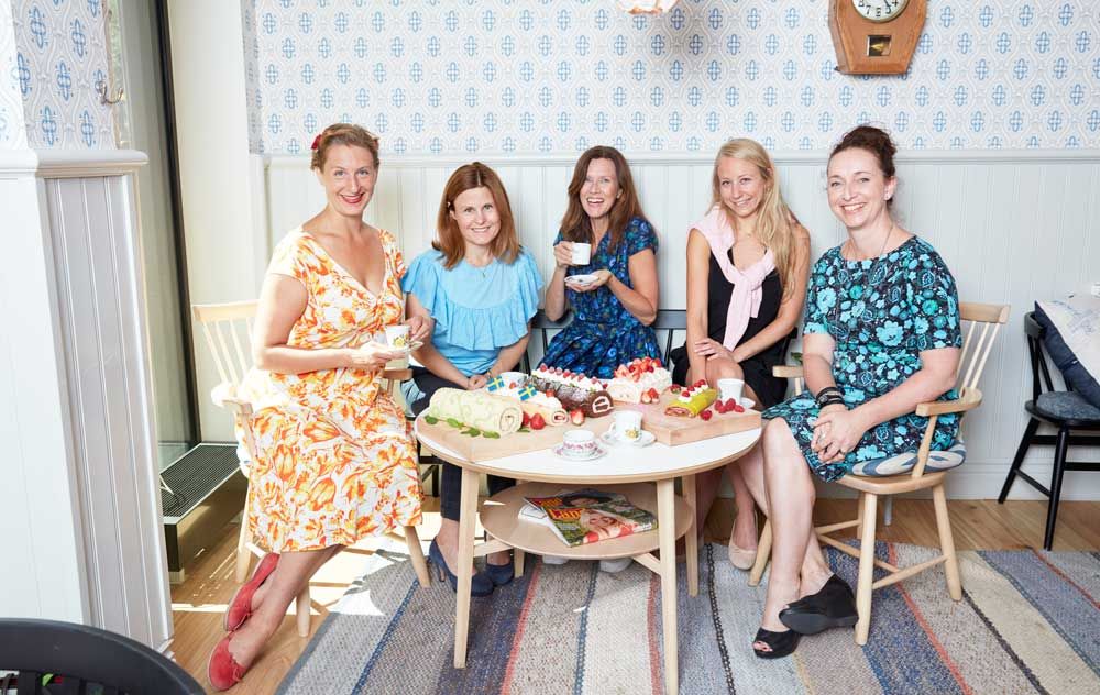 Juryn bestod av ett gäng hängivna rulltårtsälskare som smakade sig fram till den vinnande rulltårtan. Från vänster Sigrid Bárány, känd matprofil, Jenny Svederman, Lantmännen, Eva Källström, Land, Sara Borg, Kungsörnen, och Maria Erdman, Rulltårtans vänner.