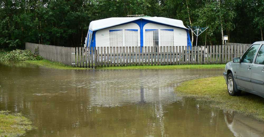 Visar väderleksprognosen bara regn? Då kan du flytta husvagnen till en soligare plats.