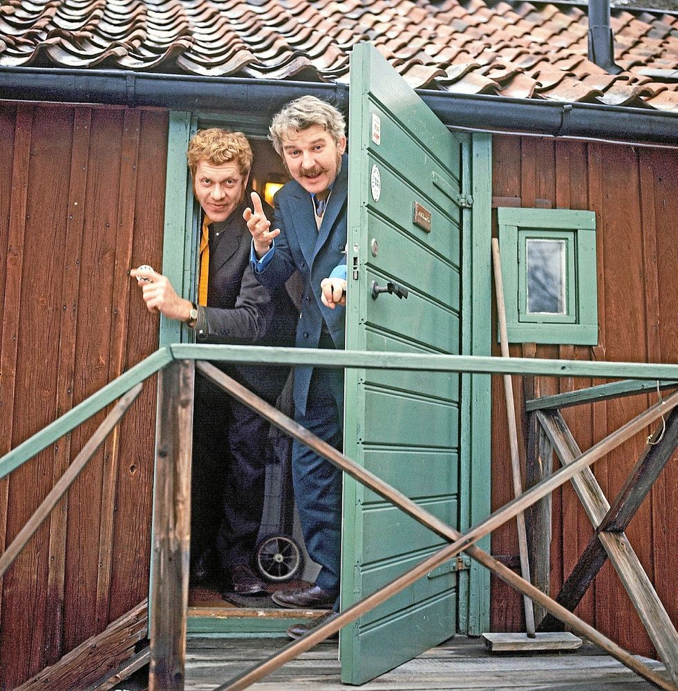 Hasse Alfredsson och Tage Danielsson i Svenska Ords Skrivarstuga i Vita bergen Stockholm Februari 1969.