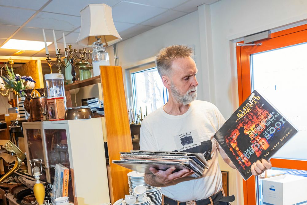 Arne Kjellander vet vinylplattors värde. Somliga går för tusentals kronor. 