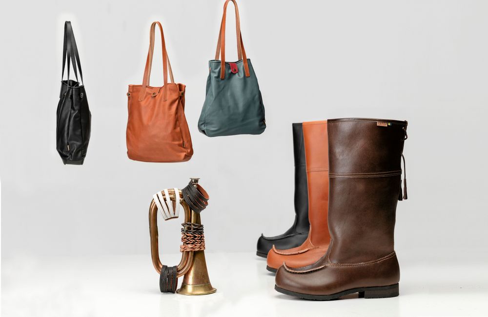 Keros näbbstövlar och skinnprodukter.