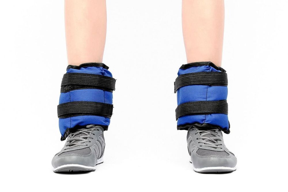 Tyngre ben med viktmanschetter. Forskarna fann att kroppens egen våg har sin "mätare" i benen.