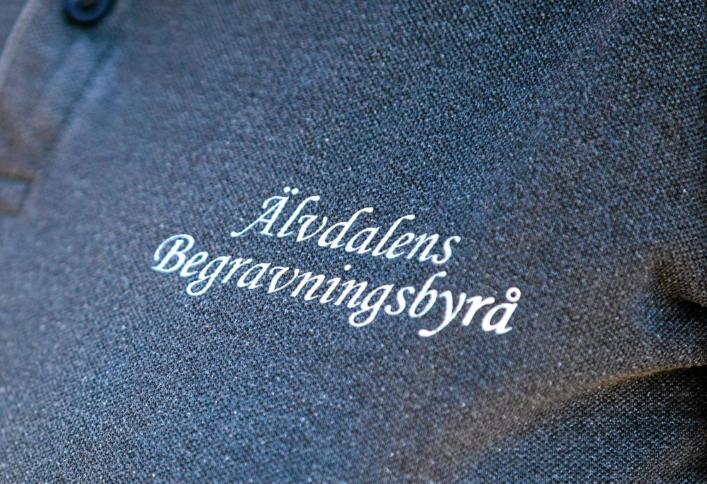 Som begravningsentreprenörer utför de uppdrag i Boden, Harads, Vuollerim och de intilliggande byarna.