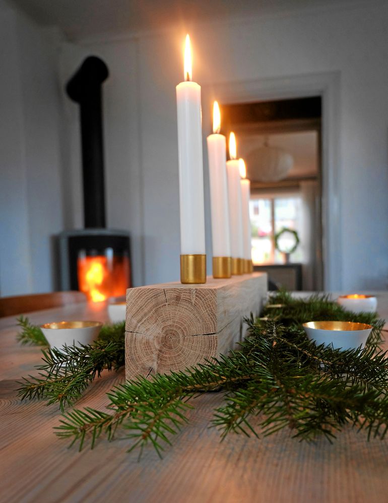 Enkel form gör till och med sprickorna i träbiten till en designdetalj. Foto: Sandra Back/David Langsedt.