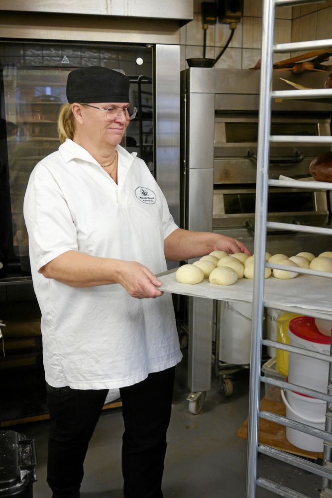 Redan som barn drömde Mia om ha ett eget bageri, inspirerad av sin mamma.