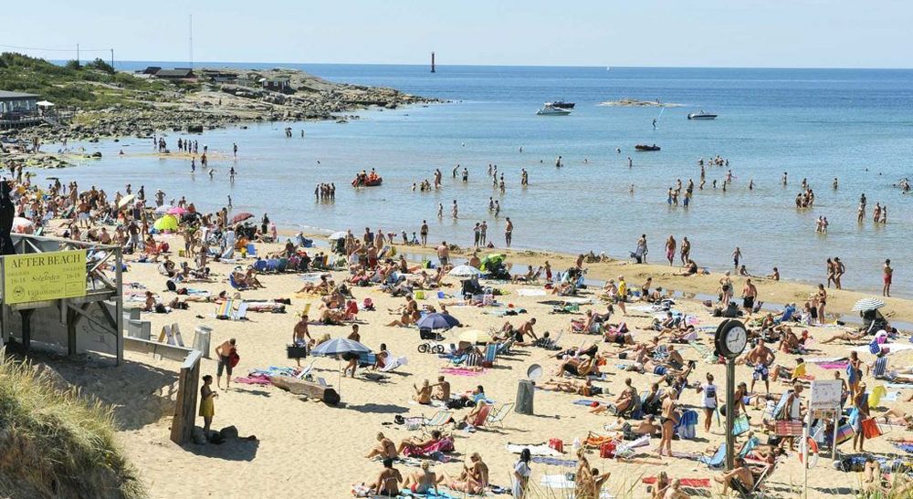 Fullpackat på Tylösands havsbad i Halmstad.