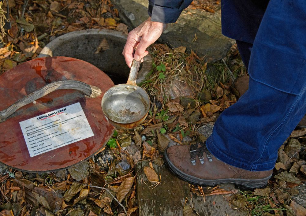 Kallkällor finns längs med hela Sörmlandsleden, men vattentillgången kan variera.