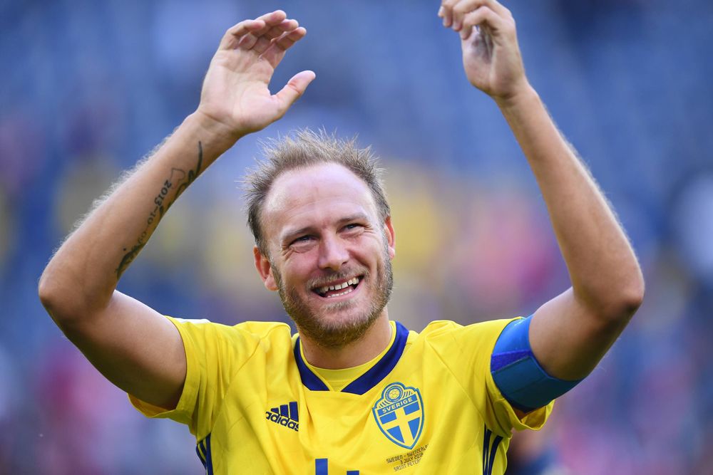 På lördagseftermiddagen spelar Andreas Granqvist och de andra i Sverige kvartsfinal mot England.