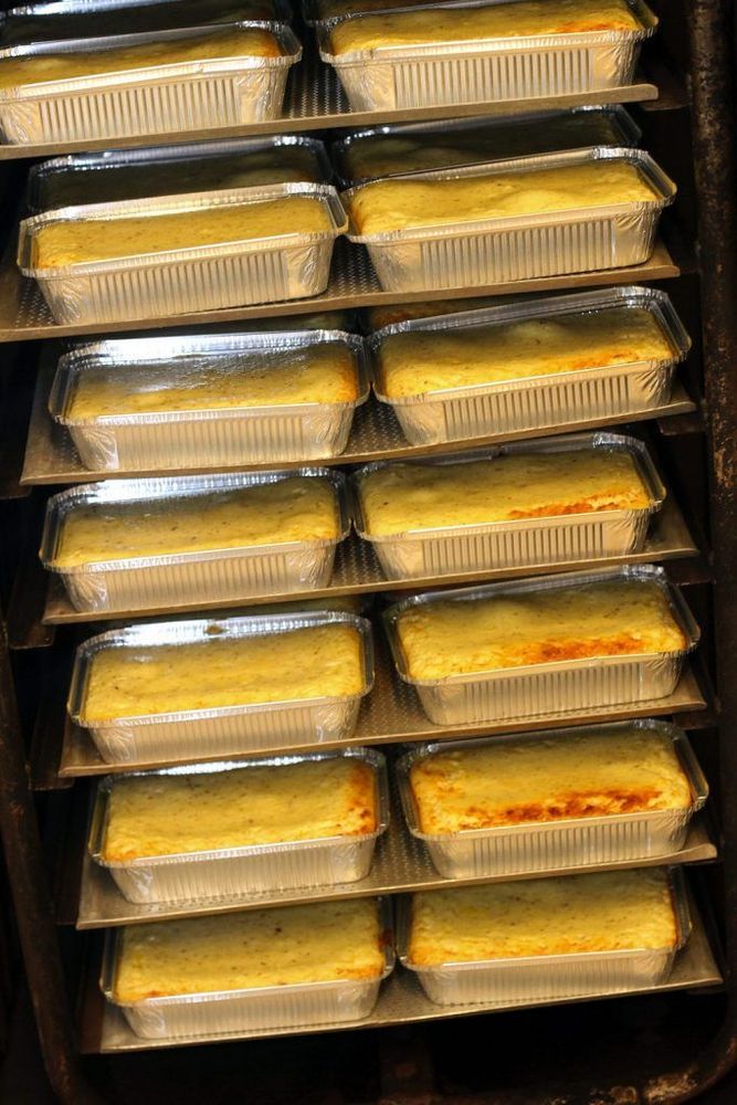 Några av ostkakorna från Källsjö mejeri har smak av kardemumma eller citron.