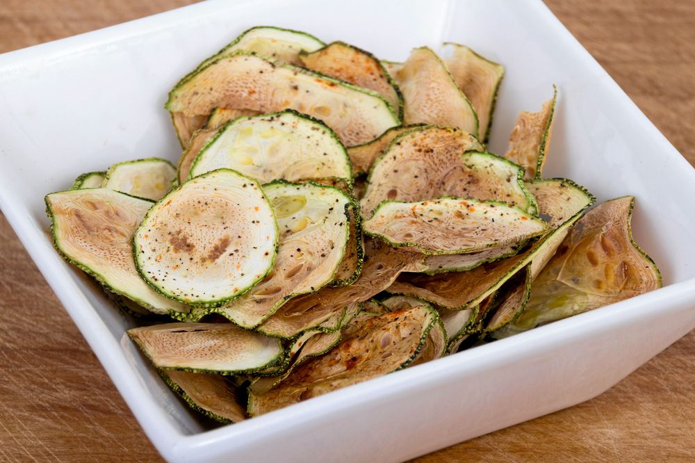 Zucchinichips med krydda.
