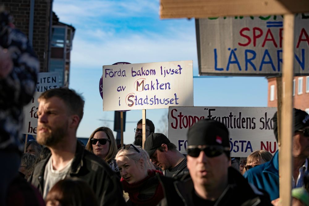 Starka protester mot planerna på nedläggning.