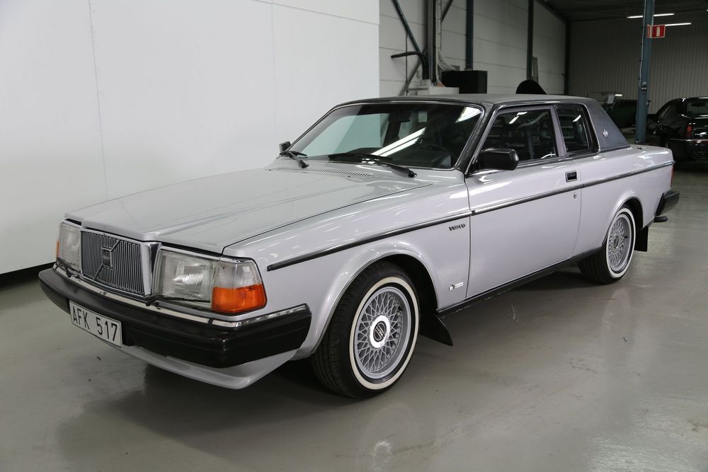 Volvo 262C av årsmodell 1981 kombinationen silver/svart är en riktig raritet. Endast sju exemplar såldes i Sverige.