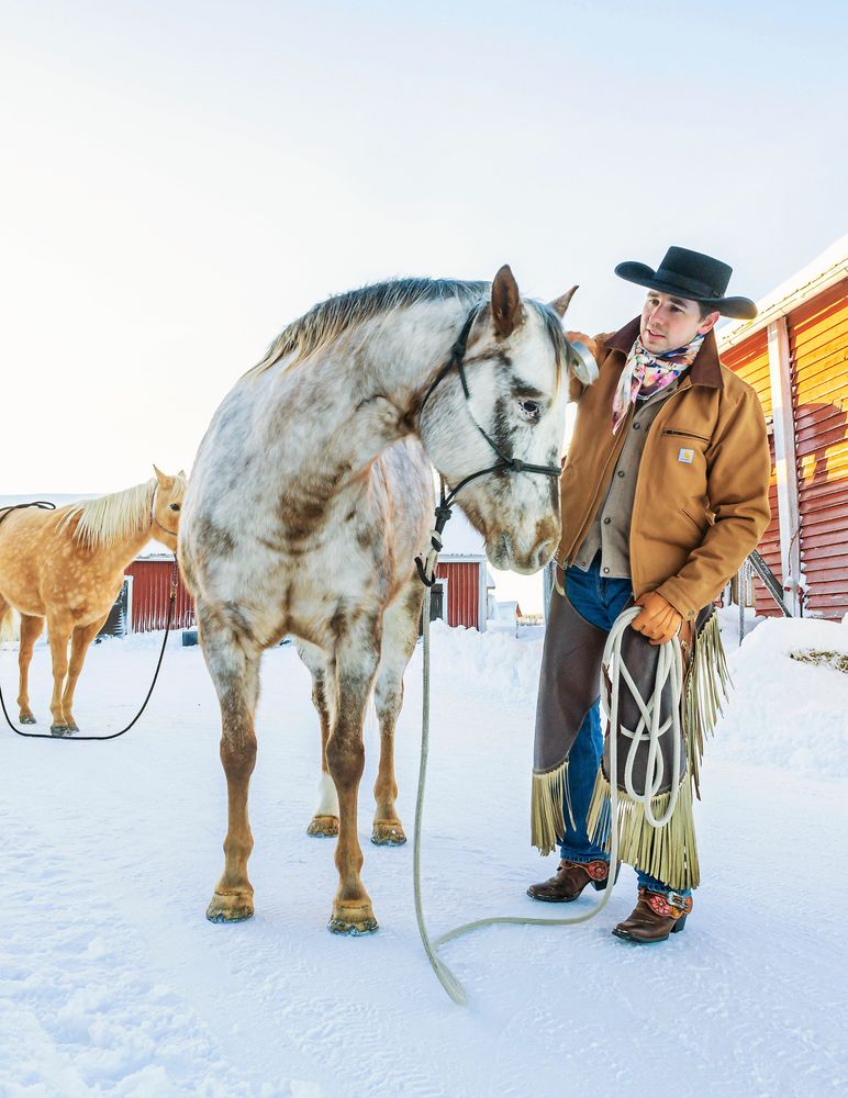 Tim Brückner är snickare med ett stort intresse för westerridning och har jobbat på rancher I USA, Spanien och Australien.