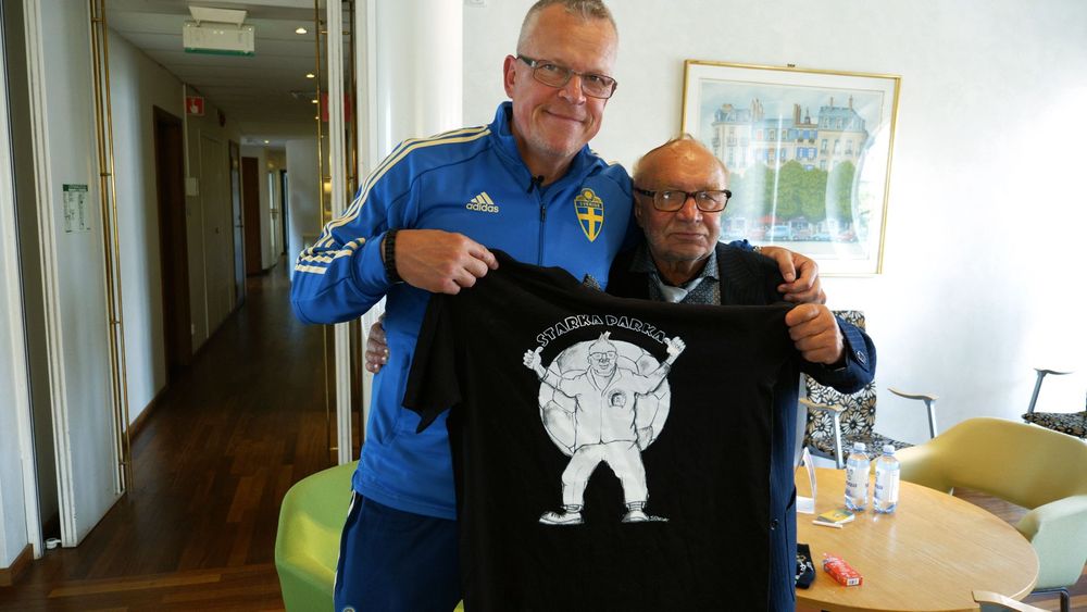 Landslagets tränare Janne Andersson med Börje Andersson-Junkka. "Vi har nog samma tanke inom fotbollens värld.”, säger Börje.