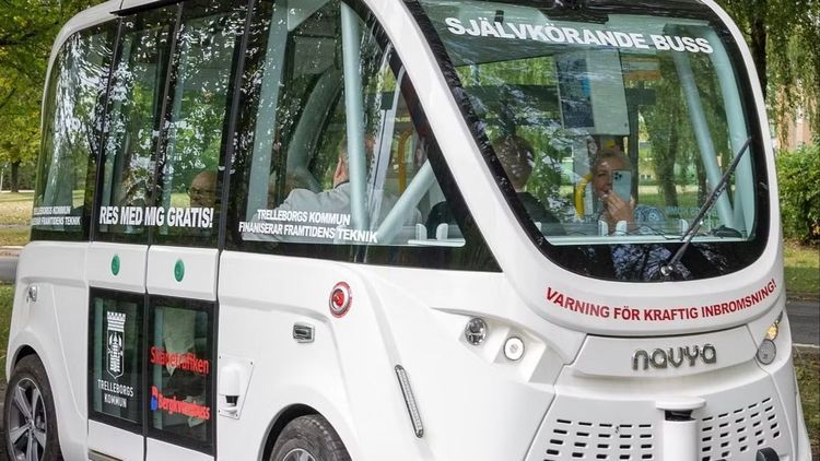 Trelleborgs självkörande buss såldes som – hönshus