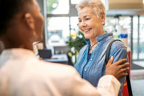 Lär dig den enkla 3D-hälsningen.