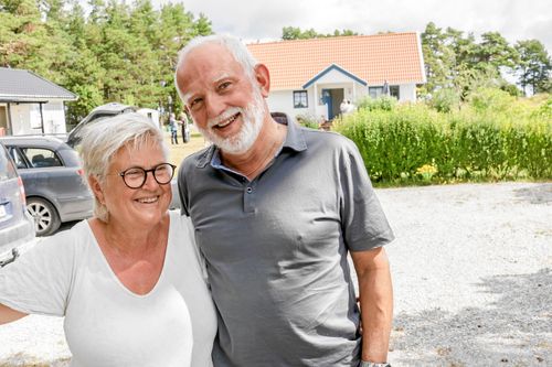 Vendela Engström och Sven Olle Olsson är glada för bredbandet - och för att de är historiska!