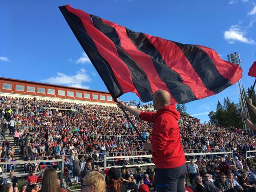 Stora framgångar och härliga supportrar, Östersunds FK når båda med lite annorlunda metoder.