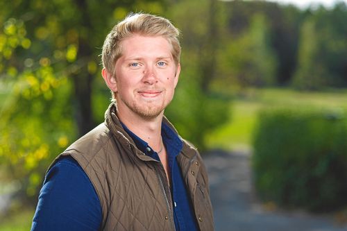 Hönsbonden Erik i Bonde söker fru letar efter kärleken i tv – men dejten med Caroline fick ett snöpligt slut.