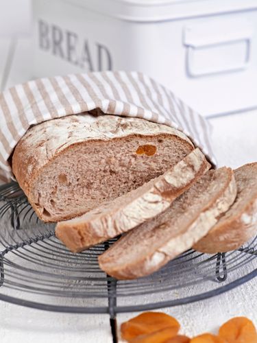 När suget faller på är det trevligt att kunna plocka fram ett hembakat bröd.