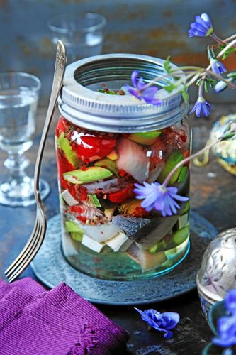 Vackra färger med inlagd sill och primörer.