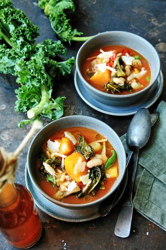 Var och en får själv smaksätta sin soppa med kallpressad rapsolja och ost.